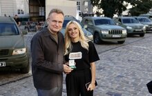 Фото 8: Львівська співачка Ірина Федишин купила ще 20 авто для ЗСУ за кошти зі своїх концертів Європою
