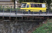 Фото 7: Аварійний міст на вул. О. Ковча потребує негайного ремонту (відео)