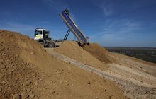 Фото 7: Купол Грибовицького полігону засіяли травою — скоро там можна буде пограти в гольф (відео)