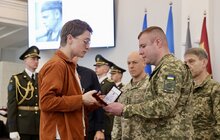 Фото 5: У Львові 35 захисників посмертно нагородили «Почесним знаком Святого Юрія»