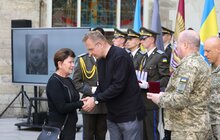 Фото 13: У Львові 30 захисників посмертно нагородили «Почесним знаком Святого Юрія» (фото/відео)