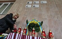 Фото 11: На фасаді львівської школи відкрили одразу 5 меморіальних таблиць пам'яті загиблих захисників України (відео)