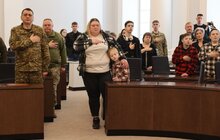 Фото 16: У мерії Львова 25 львів’ян посмертно нагородили «Почесним знаком Святого Юрія» за оборону Незалежності України (фото)