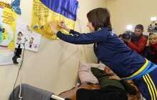 Фото 4: Національна жіноча збірна України з футболу відвідала учасників АТО у військовому госпіталі у Львові