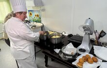 Фото 7: Львівський профтех провів майстер-клас з приготування пампухів у модульному містечку на Сихові
