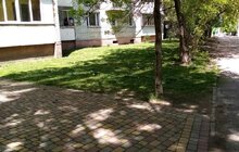 Фото 2: Комунальні служби продовжують миття міста