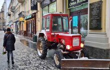 Фото 44: На вулицях Львова працює більше 50 одиниць снігоприбиральної техніки