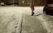 Фото 15: Зранку працювало 93 одиниці снігоочисної техніки