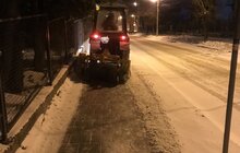 Фото 14: Для посипання доріг від ожеледиці минулої доби використано 513 м3 піскосуміші та 212 м3 солі