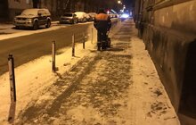 Фото 31: Для посипання доріг від ожеледиці минулої доби використано 513 м3 піскосуміші та 212 м3 солі