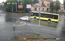Фото 6: У Львові оперативно ліквідовують наслідки негоди: повалені дерева, обірвані мережі та зміни в русі транспорту (відео)