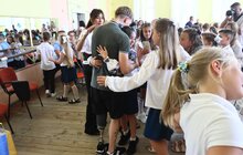 Фото 20: Перший урок у школах Львова проводили ветерани, волонтери та громадські активісти (відео)