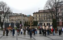 Фото 2: У Львові встановили найбільший в Україні тризуб з дідухів (фото)
