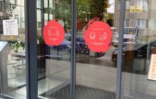 Фото 1: Пандус, універсальна вбиральня та номер: доступність у готелі «!Fest» (оновлена презентація)