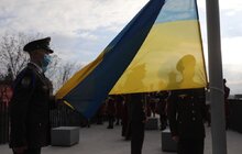Фото 10: На Меморіалі Героїв Небесної Сотні курсанти Львівського ліцею Героїв Крут підняли національний стяг