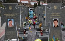 Фото 7: У Львові на Личаківському кладовищі вшанували Героїв