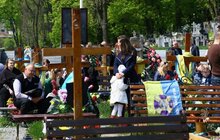 Фото 5: На Личакові помолились на могилах бійців АТО