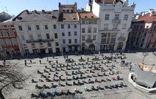 Фото 10: 109 порожніх дитячих візочків: у Львові провели соціальну акцію, щоб нагадати світу про вбитих ворогом дітей