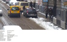 Фото 4: За вчорашній день працівники ЛКП «Львівавтодор» зафіксували 58 випадків порушень правил дорожнього руху через неналежне паркування