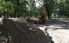 Фото 4: У парку ім. Івана Франка продовжують облаштовувати другу за важливістю доріжку за унікальною методикою