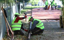 Фото 21: У парку ім. Івана Франка продовжують облаштовувати другу за важливістю доріжку за унікальною методикою