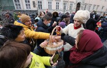 Фото 18: У Львові встановили головного Дідуха міста