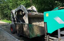 Фото 1: У парку ім.Івана Павла ІІ облаштовують велосипедну та пішохідну доріжки