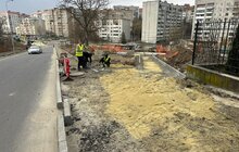 Фото 2: На вул. Віри, Надії, Любові, яка є частиною безбар՚єрного маршруту Львова, заасфальтували дорогу і облаштовують тротуари