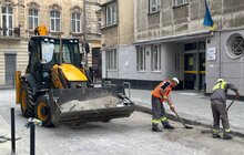 Фото 4: Перед відкриттям прибрали весь пісок і помили дорогу: на вул. Ференца Ліста завершили ремонт (відео)