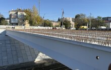 Фото 3: Шляхопровід на Рясне: вже змонтували усі 12 мостових балок