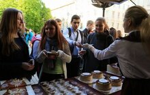 Фото 10: На пл. Музейній відбувся Святковий сніданок