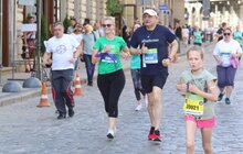 Фото 4: Мер Львова з дружиною в рамках півмарафону пробігли в дистанції 2 км