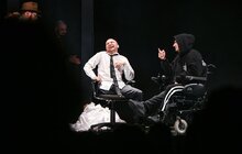 Фото 3: Реабілітація мистецтвом: ветерани і пацієнти центру UNBROKEN зіграли документальну виставу на сцені Першого театру