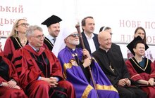 Фото 2: Мер Львова привітав випускників УКУ