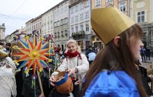Фото 12: У Львові встановили чотирьохметрового різдвяного дідуха