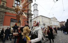 Фото 16: У Львові встановили чотирьохметрового різдвяного дідуха