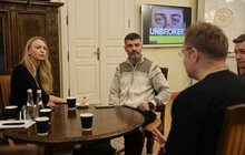 Фото 3: 2,5 мільйони для НЕЗЛАМНИХ: Оля Полякова разом із захисником з Азовсталі Михайлом Діановим приїхали до Львова