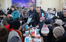 Фото 15: На Різдво у Львові організували святковий обід для найбільш потребуючих