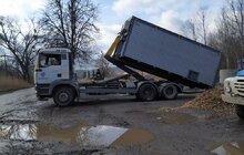 Фото 3: У Львові розвантажили перший компост із контейнерів