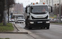 Фото 4: Сьогодні на вулицях Львова працюють порохотяги і водовозки: миють дороги і тротуари