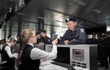 Фото 3: Військовослужбовці внутрішніх військ протестували аеропорт Львова