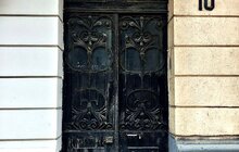 Фото 4: Реставратори відновили розкішну браму на вулиці Вітовського