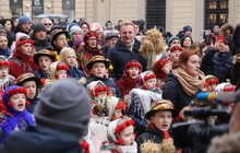 Фото 6: У переддень Різдва у Львові встановили Різдвяного Дідуха