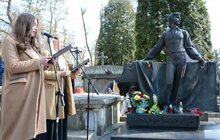 Фото 2: На Личаківському кладовищі у Львові вшанували пам’ять Володимира Івасюка