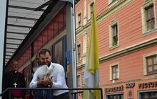 Фото 26: У Львові запрацював унікальний мобільний музей з особистими речами святого Івана Павла ІІ