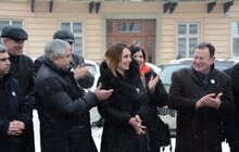 Фото 10: З нагоди відкриття ХХІІІ зимових Олімпійських Ігор у Львові підняли Державний прапор України