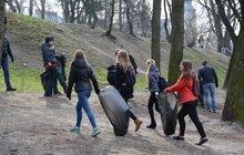 Фото 7: У Львові розпочали прибирання парків та весняну висадку дерев