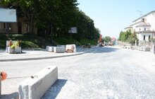 Фото 7: До 1 вересня, на час облаштування трамвайної колії, рух вул. Личаківською відбуватиметься двома смугами: третя смуга буде закритою