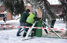 Фото 10: На площі перед Оперним театром встановили головну ялинку міста