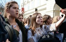 Фото 12: У центрі Львова урочисто заспівали Гімн України